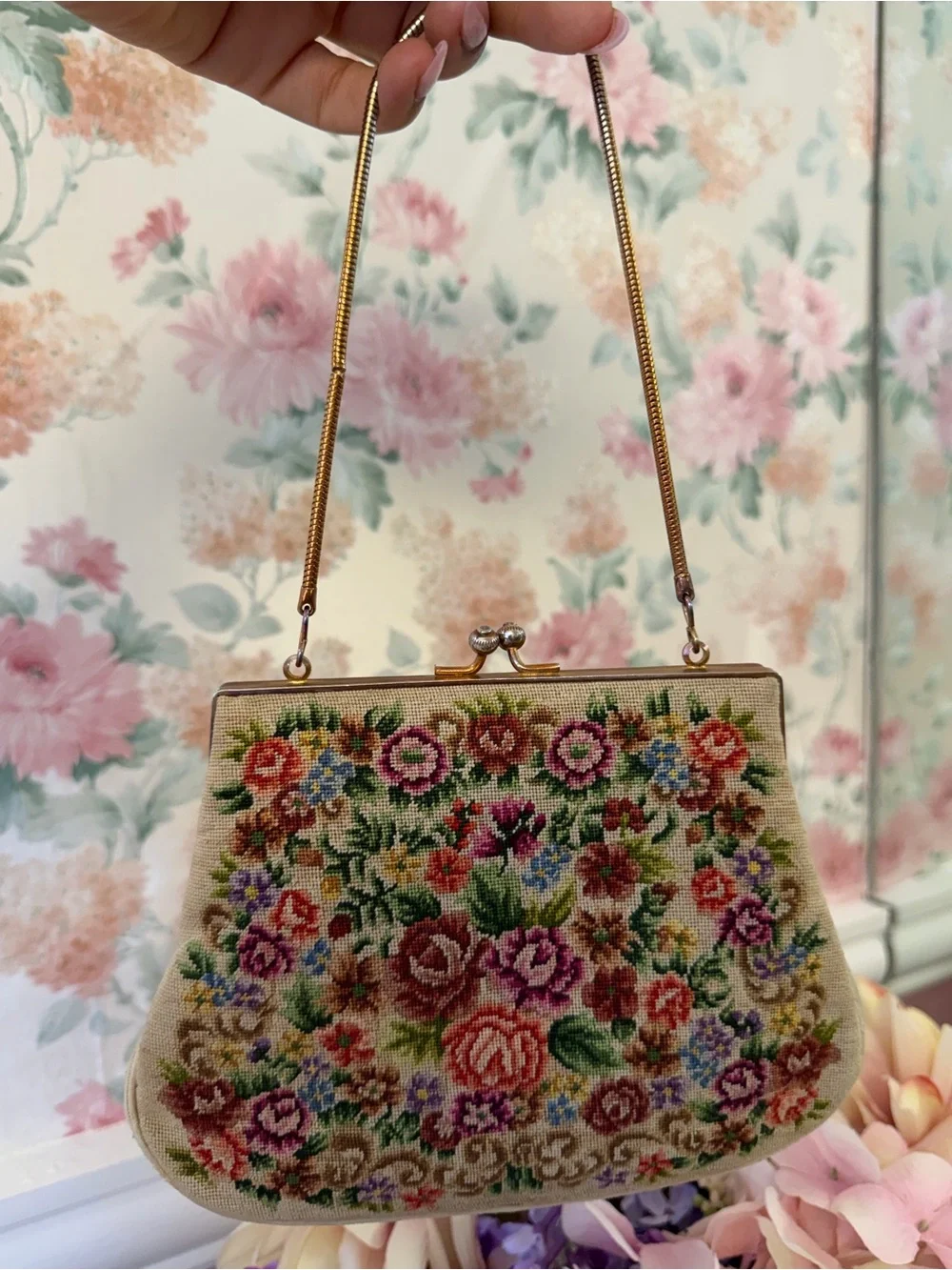 The chain is demage Vintage Floral Needlepoint Frame Handbag in Beige